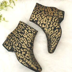 New ComfortView Henley Fab Metallic Leopard Boots size 7 Wide